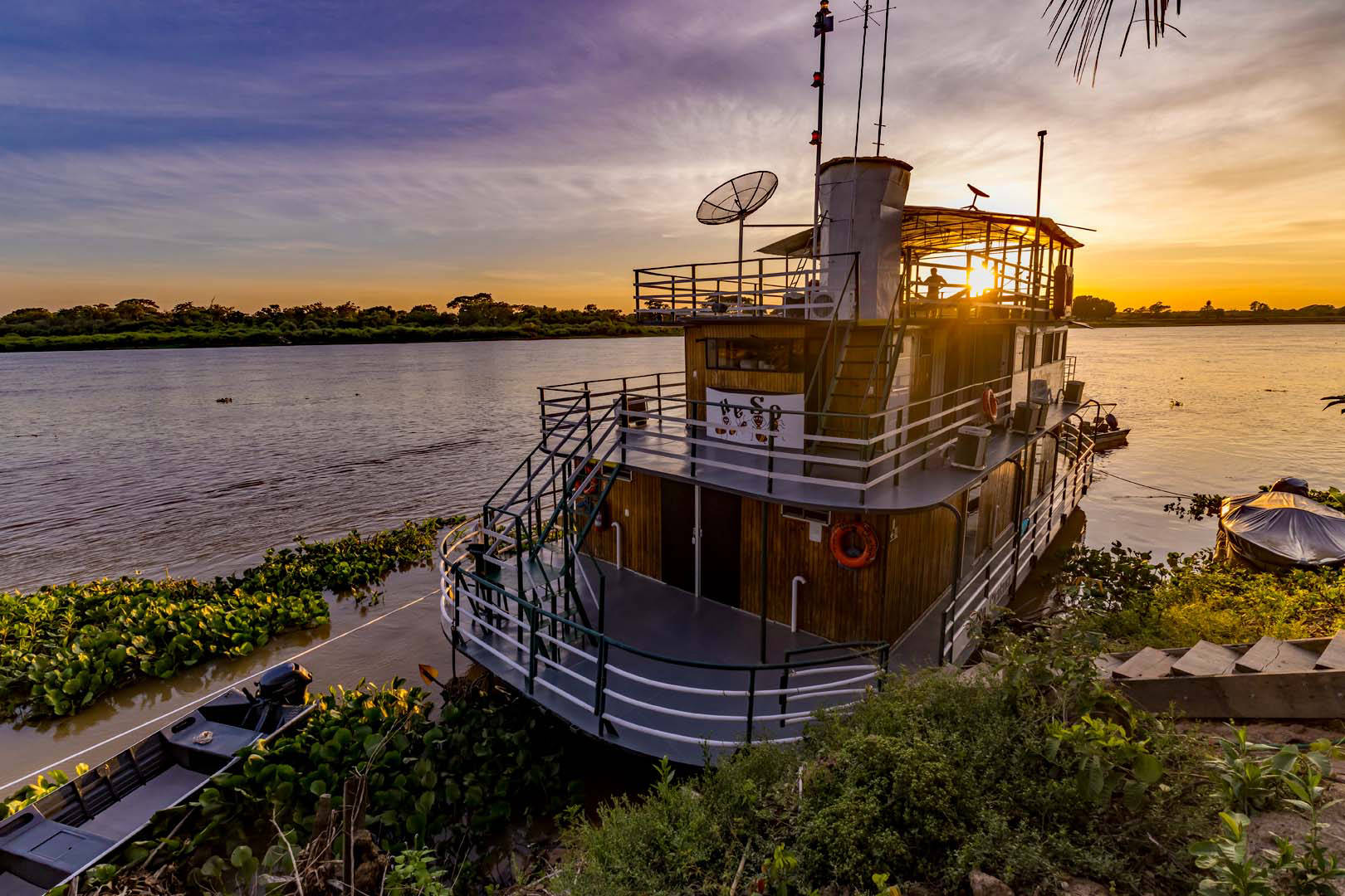 Chalana schwimmendes Hotel