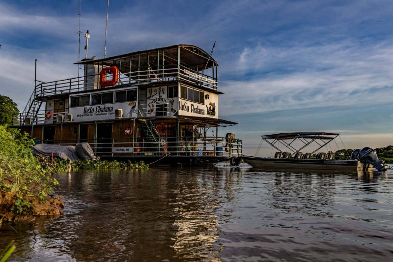 Cabane flottante Chalana à Porto Jofre