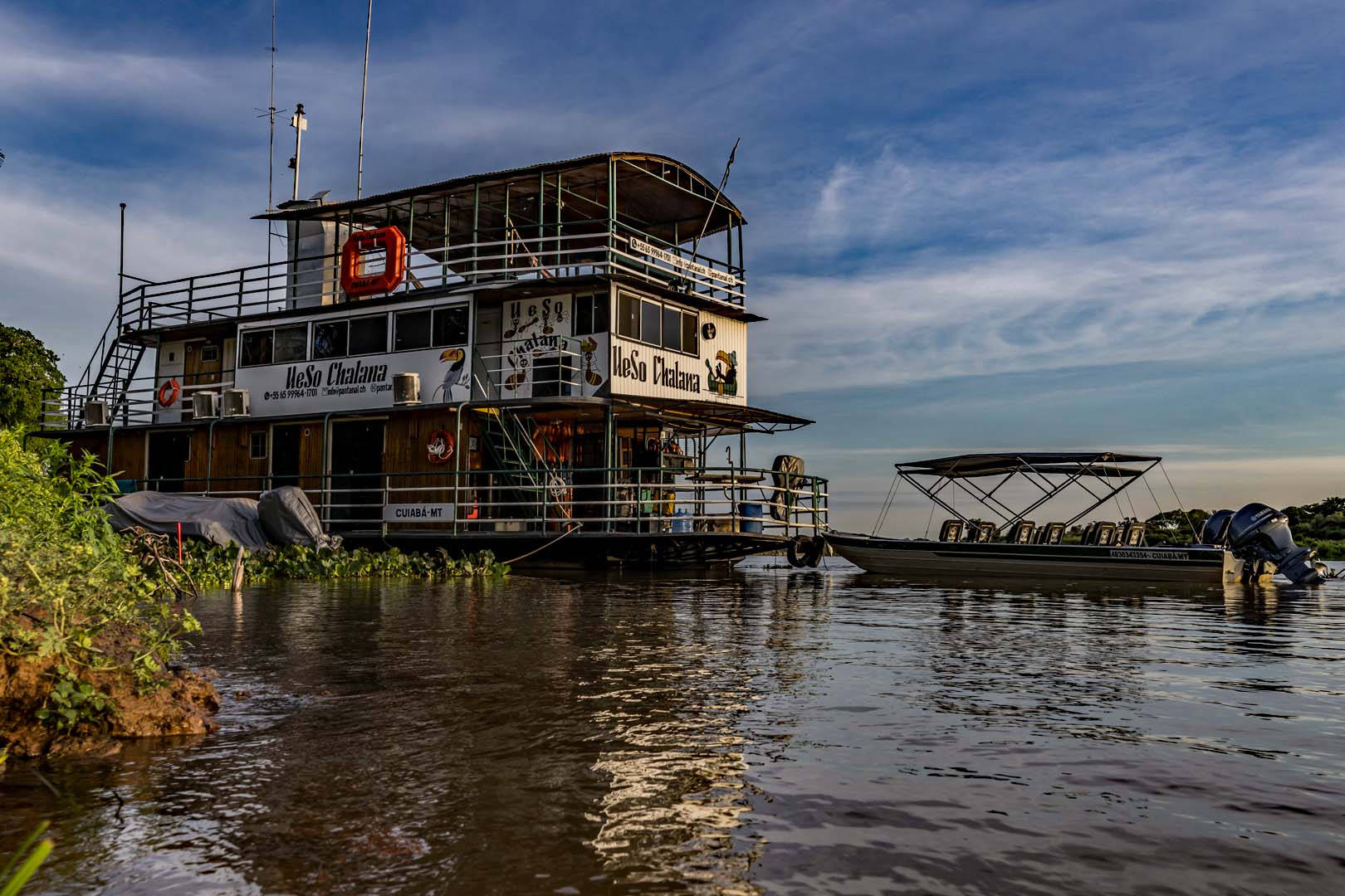 Cabane flottante Chalana à Porto Jofre